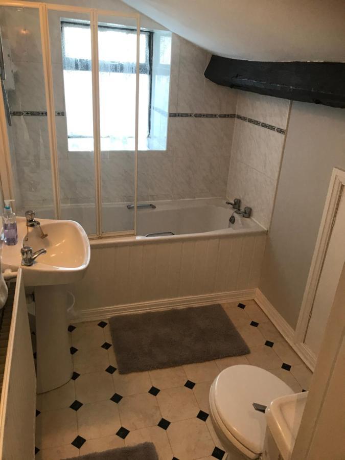 The Cottage, Cosy 2 Bedroom Pet Friendly Perfect For Contractors Free Secure Parking,Cctv Лідс Екстер'єр фото