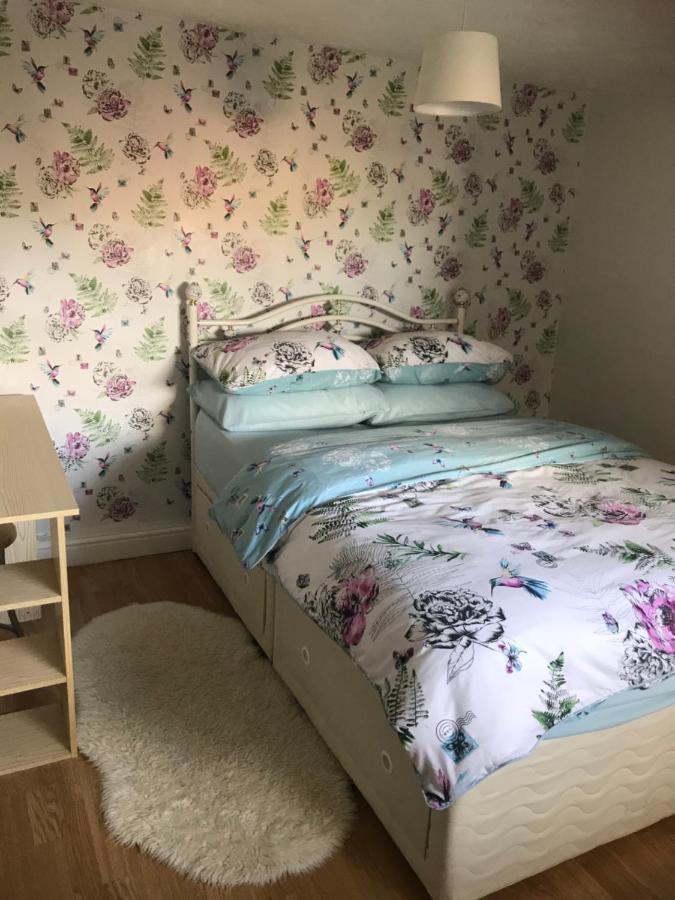 The Cottage, Cosy 2 Bedroom Pet Friendly Perfect For Contractors Free Secure Parking,Cctv Лідс Екстер'єр фото