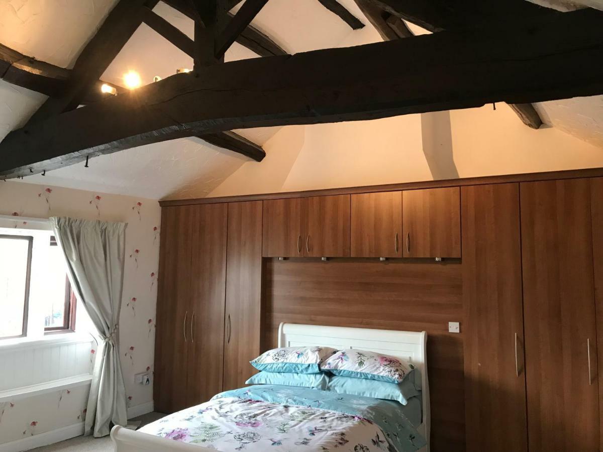 The Cottage, Cosy 2 Bedroom Pet Friendly Perfect For Contractors Free Secure Parking,Cctv Лідс Екстер'єр фото